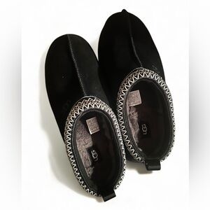Black platform tansman UGG slippers woman’s